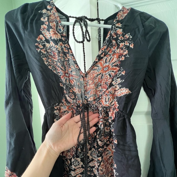 Navy Boho Dress with keyhole back and bell sleeves - Picture 3 of 4